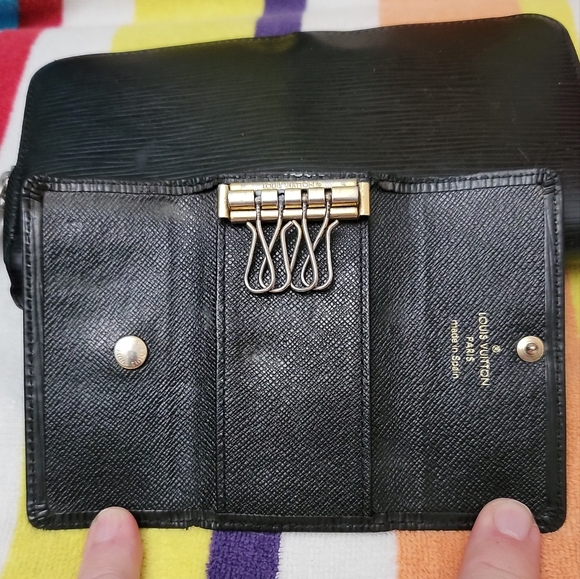 Louis Vuitton Black Epi Zippy Wallet and LV key holder Combo. CA0171 - Picture 3 of 16